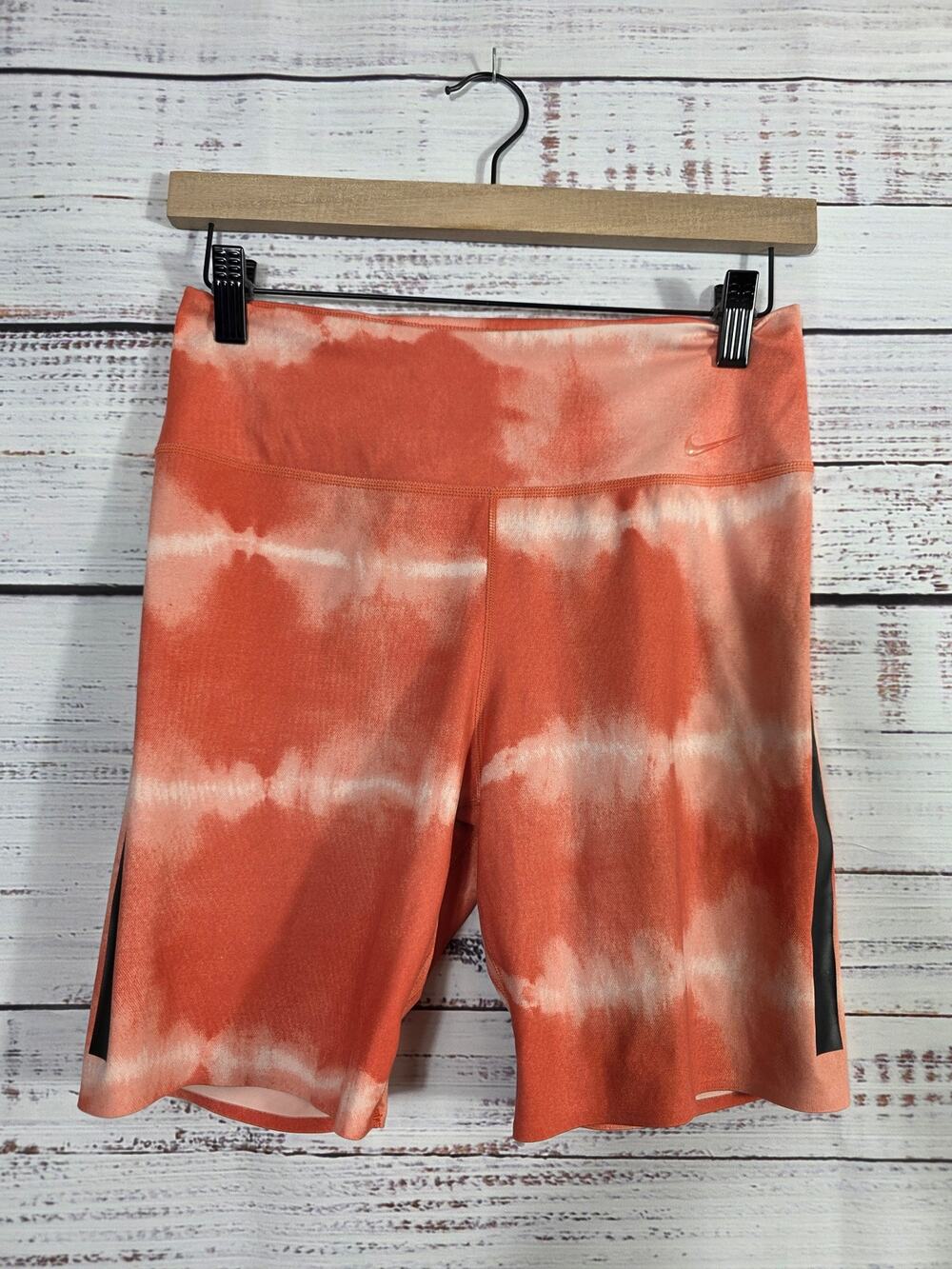 Nike Dri-Fit Women's Training Shorts Medium Coral Tie Dye Mid rise